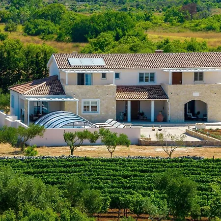 Holiday home Tesoro *